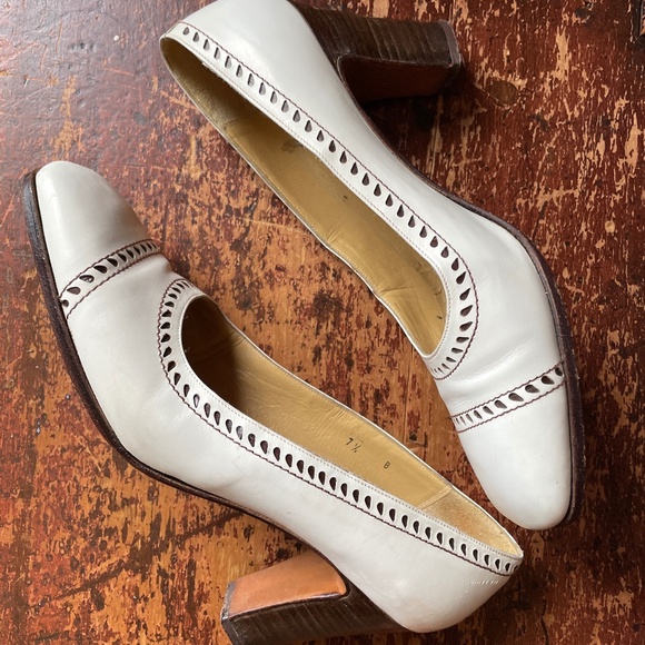 Julianneli Shoes - vintage Julianneli pump
